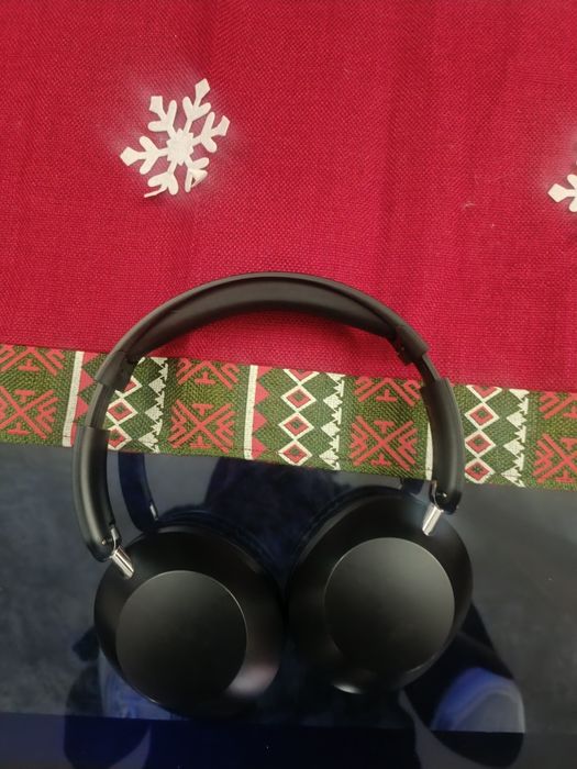 Vendo este rato e teclado e essa corrente e fone