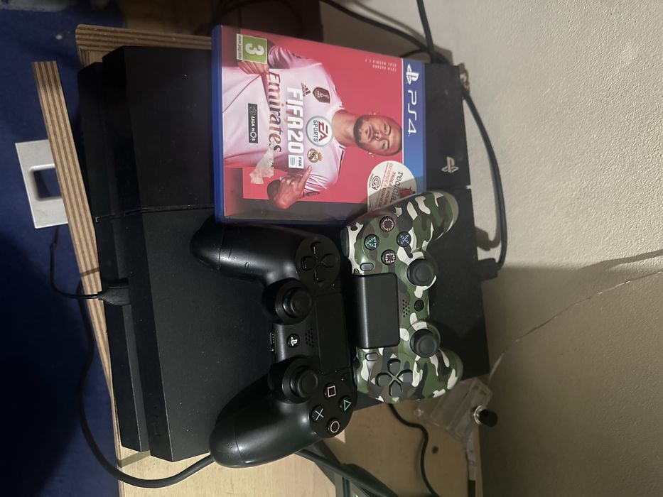 Playstation 4 perfeita.l,estou vendendo porque comprei a 5.