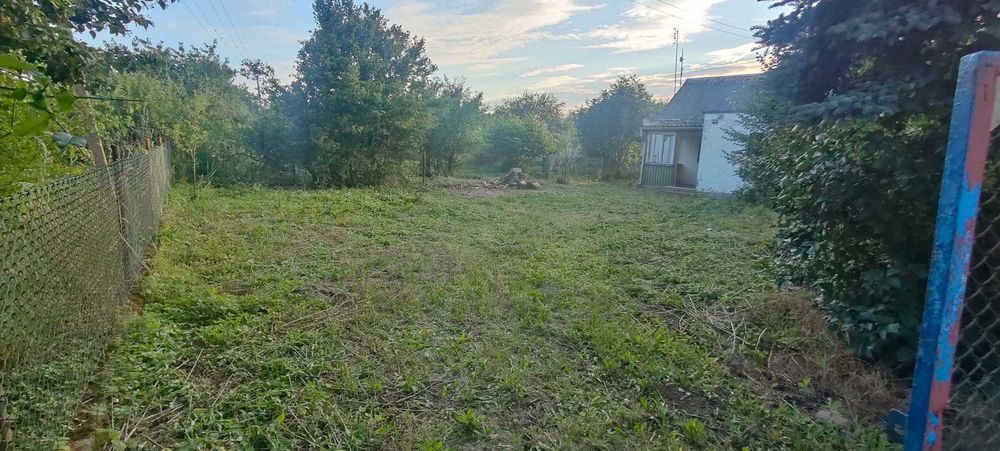 " Ładna działka ze starym domem"