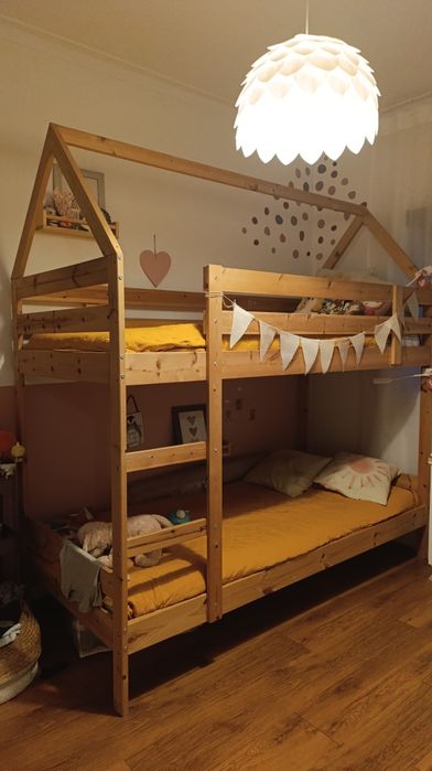 Estrutura de cama IKEA beliche Mydal  com estrutura casa Montessori