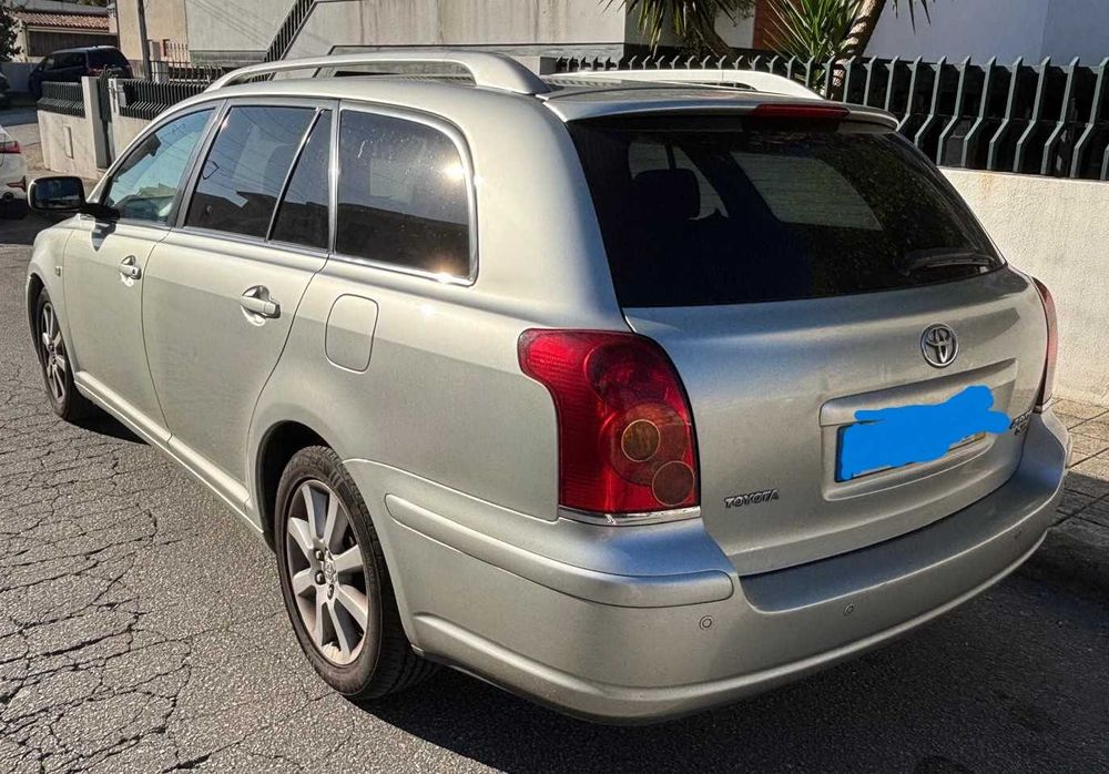 Toyota Avensis — fotografia 4
