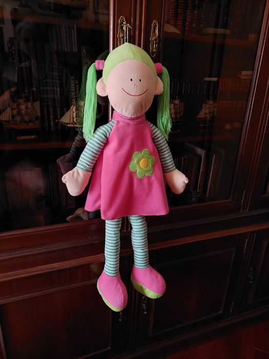 Boneca de pano bem estimada.