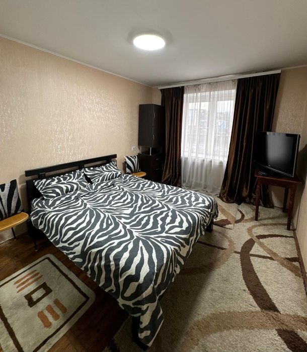 2-кім. квартира/ Вокзал / Центр/ Подобово / На місяць