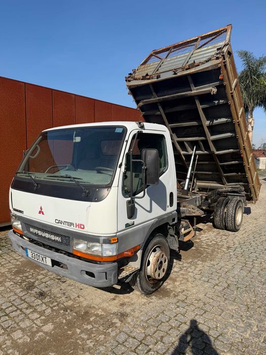 Carrinha Mitsubishi Canter Tribasculante 3.9CC 7.5T