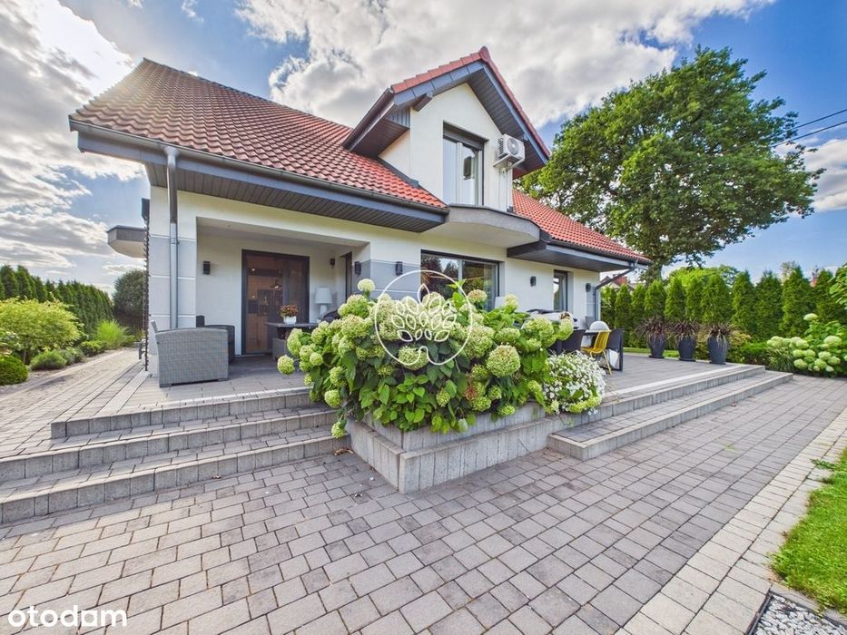 Dom wolnostojący w Osielsku, piękny ogród