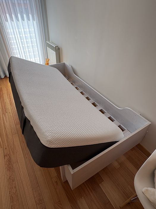 Cama de criança + colchão 90x200cm