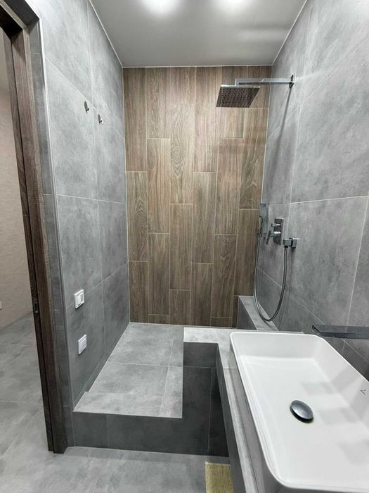 Новий будинок. Квартира з ремонтом. 10 хв до центру