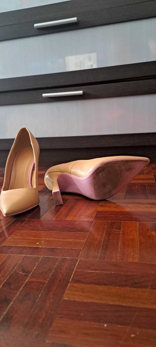 Sapatos de salto tam 38