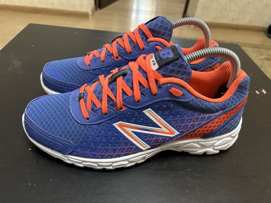 жіночі кросівки New Balance 590 v3.