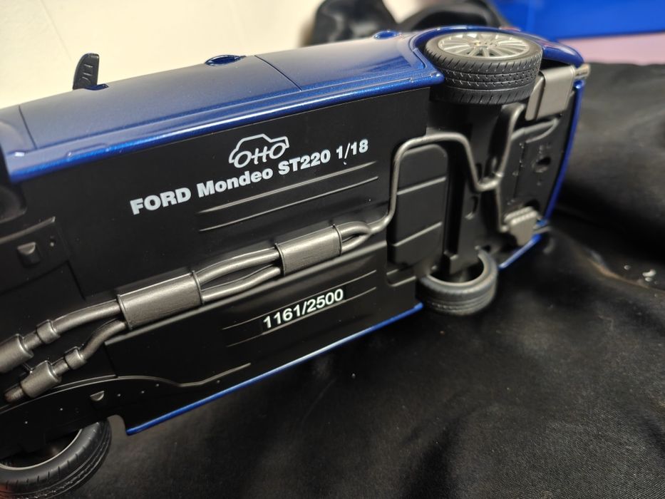 Ford Mondeo ST220 Otto 1:18