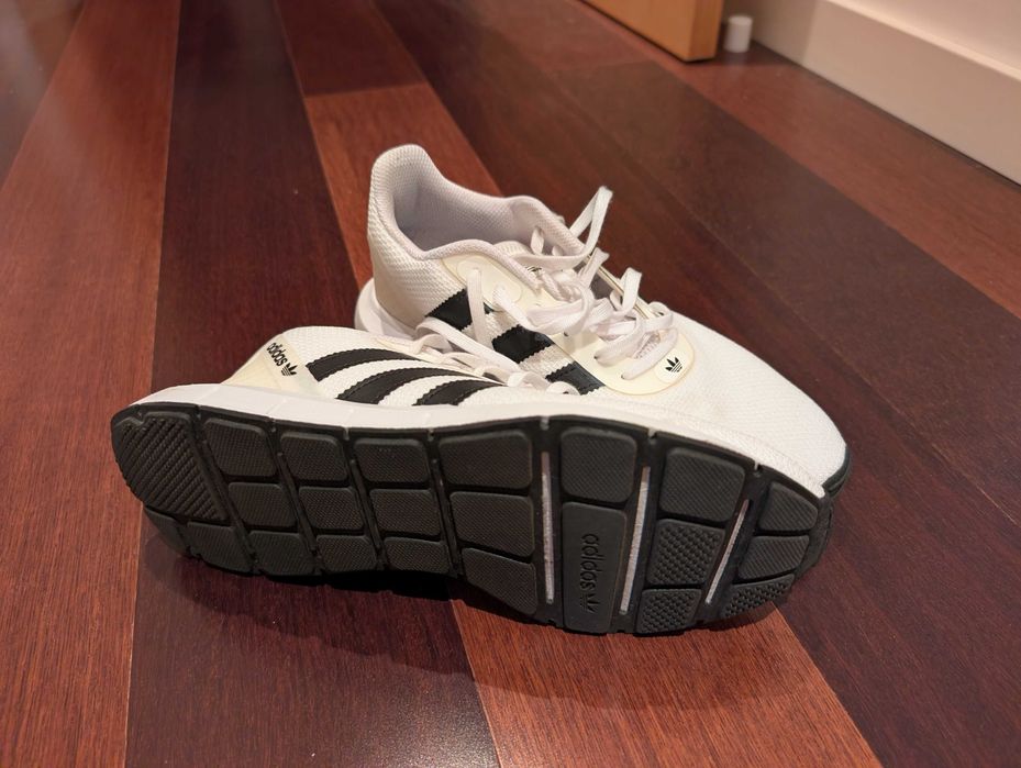 Sapatilhas / Ténis Adidas Swift Run