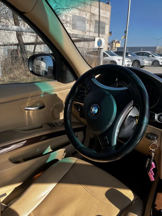 Автомобіль BMW 320i e90 рестайлінг
