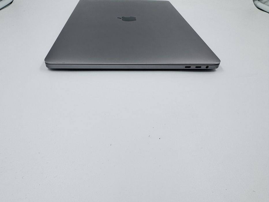 Apple Macbook Pro 16 2019 i7 64GB RAM 512GB SSD AMD 4GB IL6602