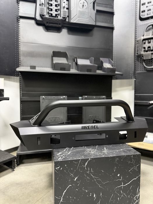 Передній бампер Jeep Wrangler JK JL JT