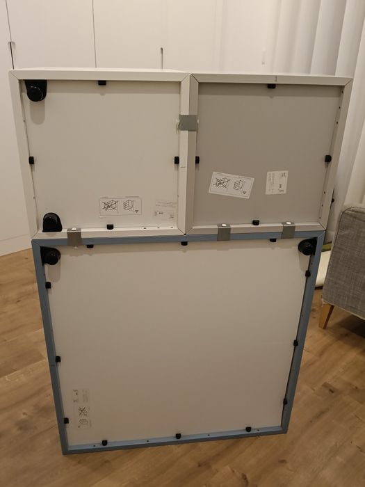 Móvel IKEA com Caixas