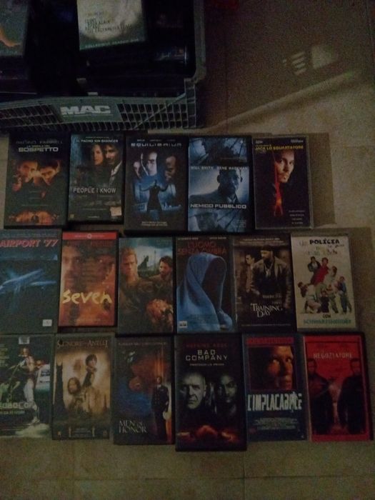 Vendo 642 filmes vhs