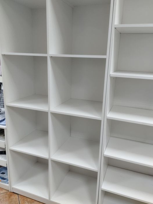 Meble, wyposażenie sklepu, regały, lady, wieszaki