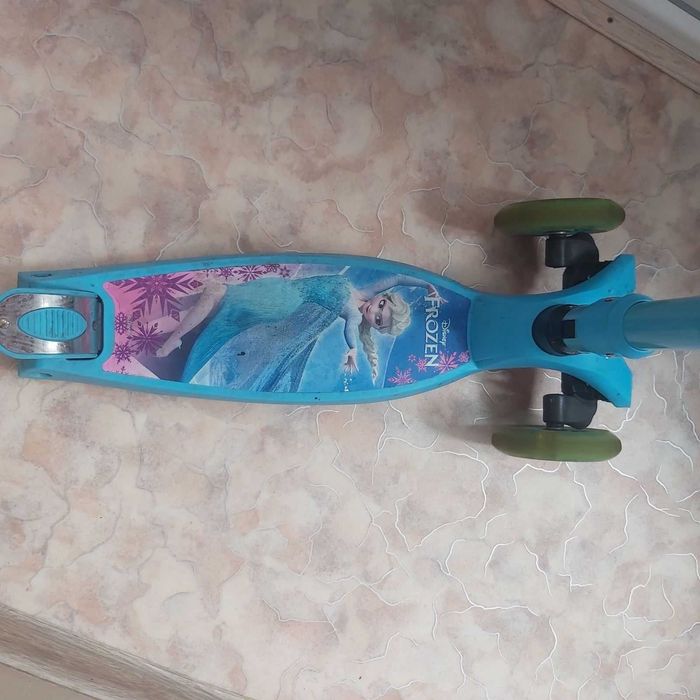 самокат трьохколісний