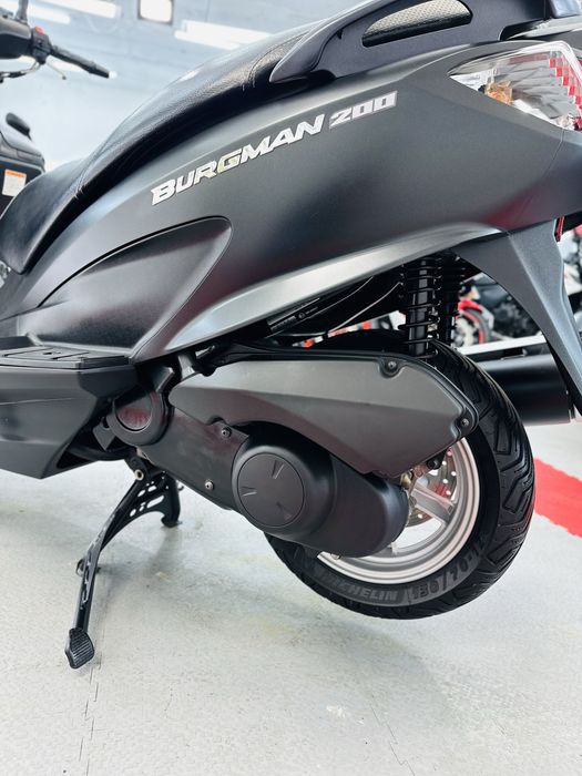 скутер Suzuki Burgman 200 в оригіналі тільки з Японії є доставка