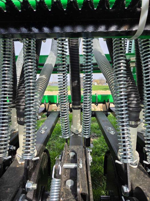 АКЦІЯ Зернова сівалка СЗМ 4 Ніка Велес Агро (Great Plains CPH-1500)