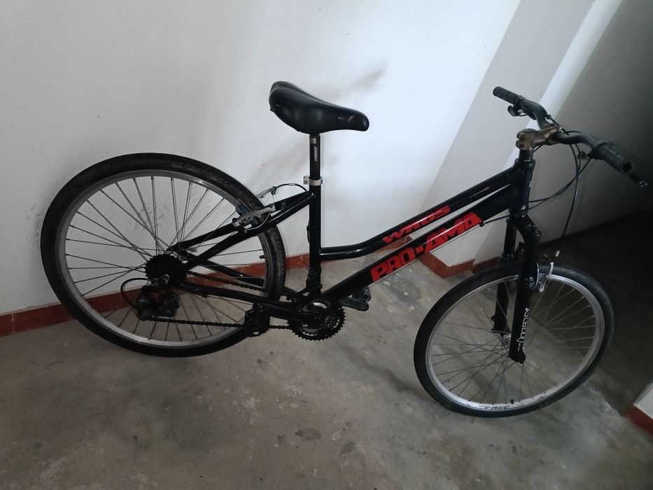 75€ bicicleta de alumínio roda 26 pegar e andar  suspensão e mudanças