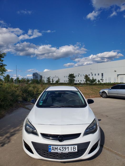 Продам Opel Astra J
