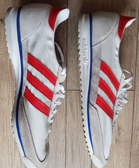 Buty Adidas. Kolor biały. Skóra naturalna. Rozmiar 46.