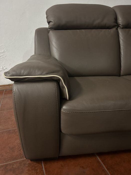 Sofa de 2 lugares pele