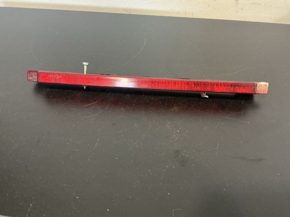 luz 3 stop Audi A4 B5 Ano 2000