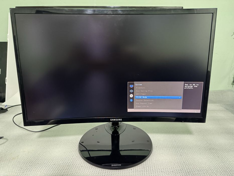 Монітор Samsung С24F396 Curved