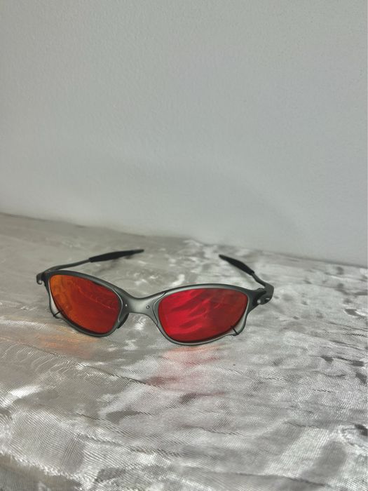 Óculos juliet vermelhos e cinza (metal)