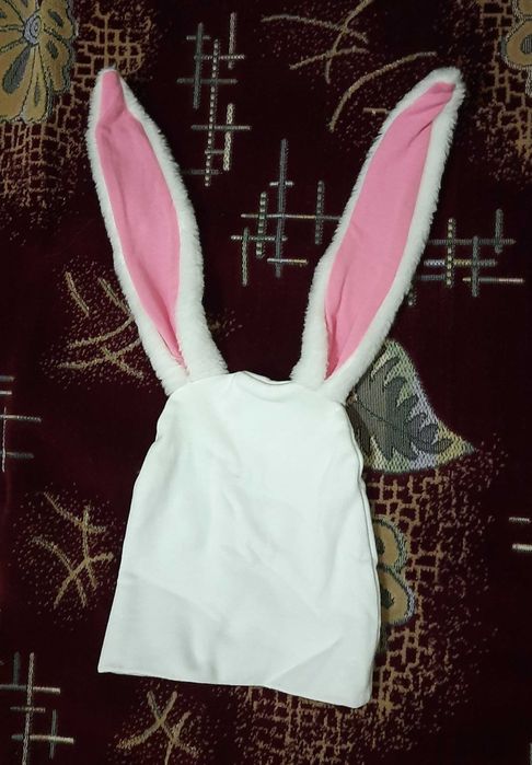 Новогодняя шапка с ушами зайца