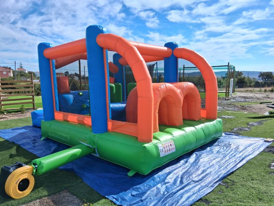 Insufláveis para festas em pvc