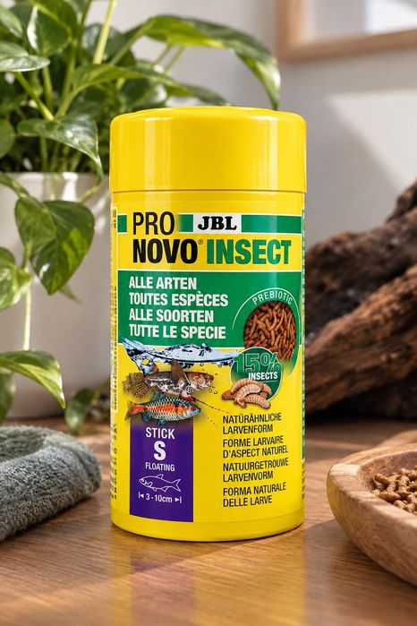 Alimento completo com insetos