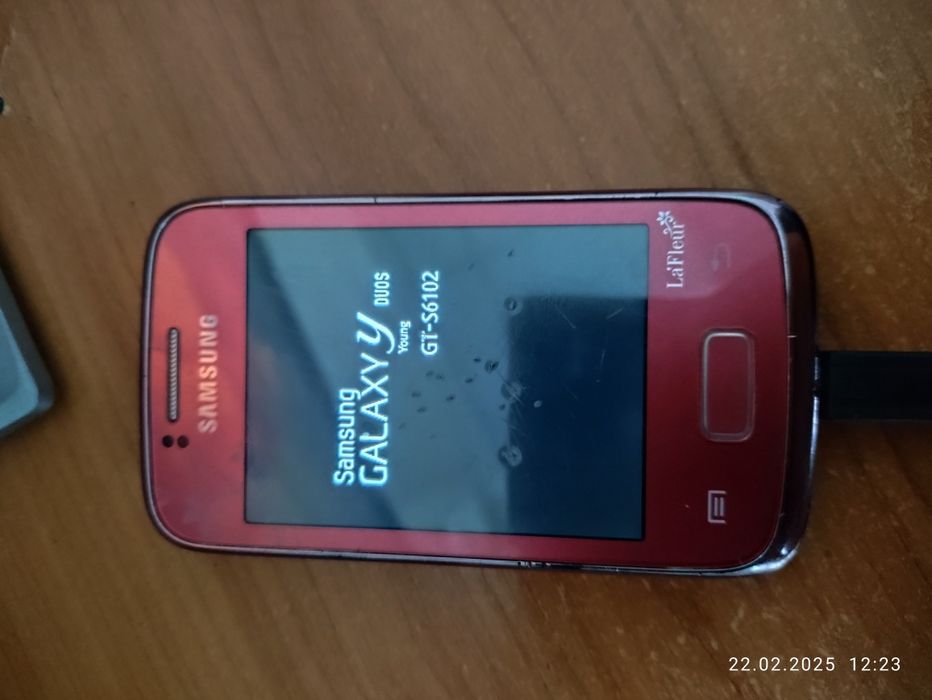 Продам телефон Samsung galaxy GT-S6102