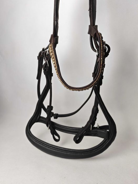 Ogłowie wykonane z mięciutkiej skóry, Claridge House