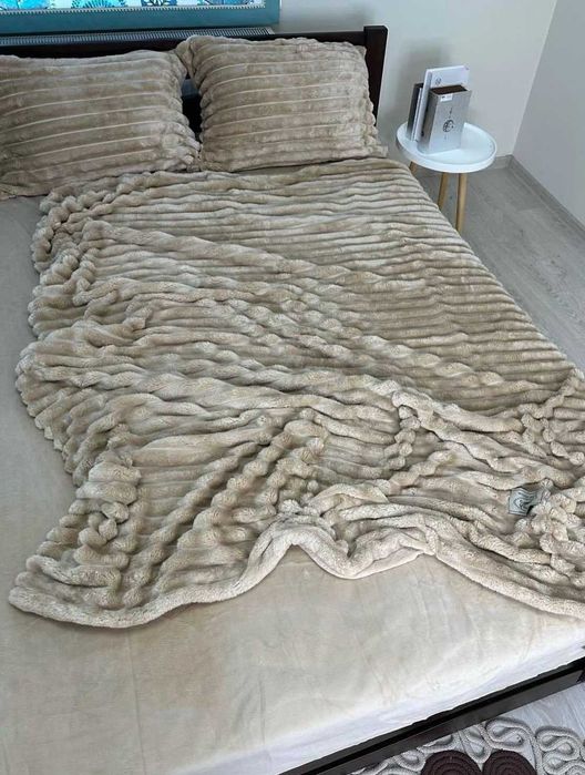 Постільна білизна Шарпей ВЕЛЮРОВА Koloco ЄВРО Світло-бежева