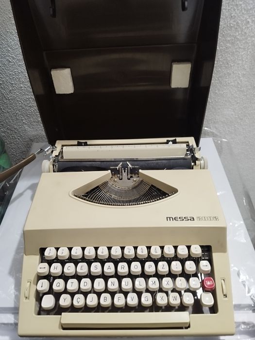 Máquina de escrever antiga