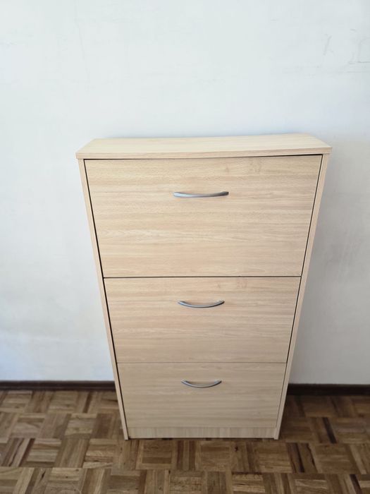 Sapateira em otimo estado