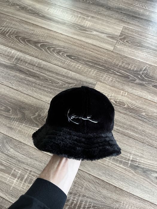 Плюшева Панама від Karl Kani