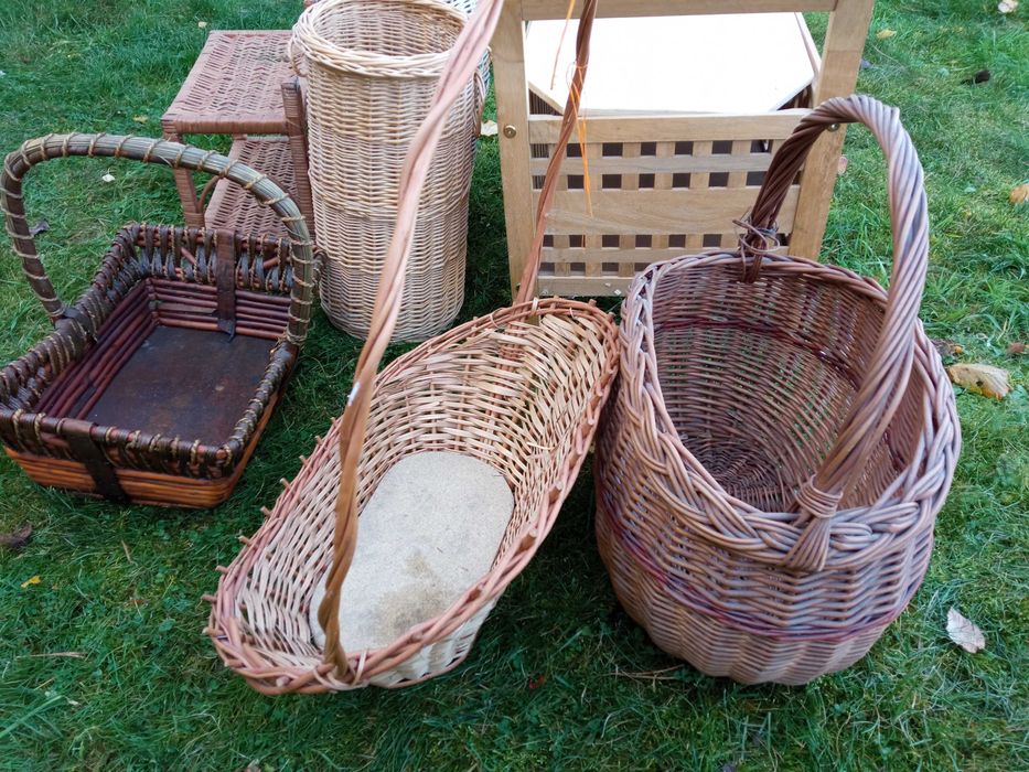 Koszyki wiklinowe. Koszyki wiklinowe.
