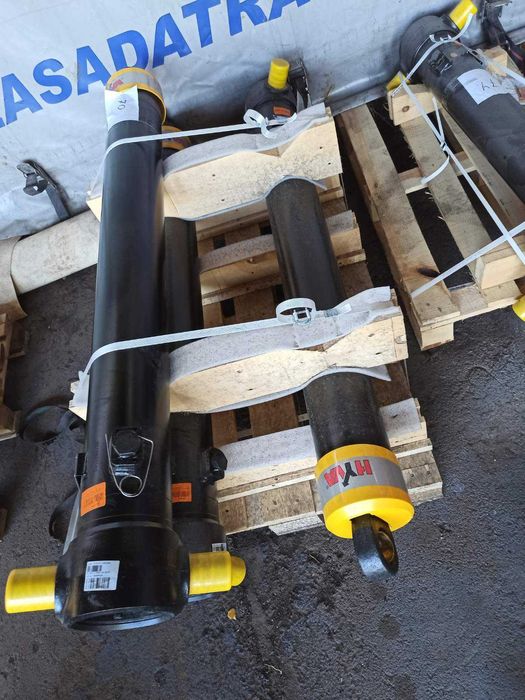 Гідроциліндр підйому кузова на зерновоз HYVA 4 штоки до 52 тонн