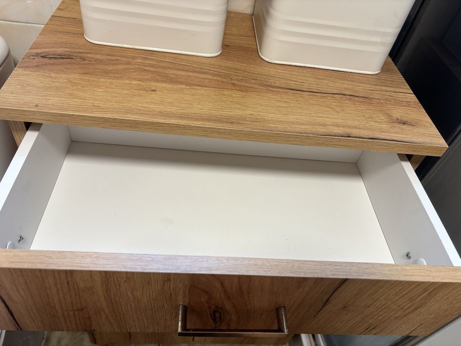 Szafka łaznienkowa stojaca