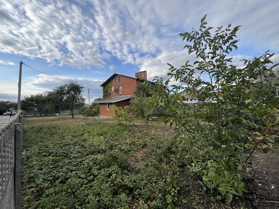 Продаж квартири з землею - Кошманівка