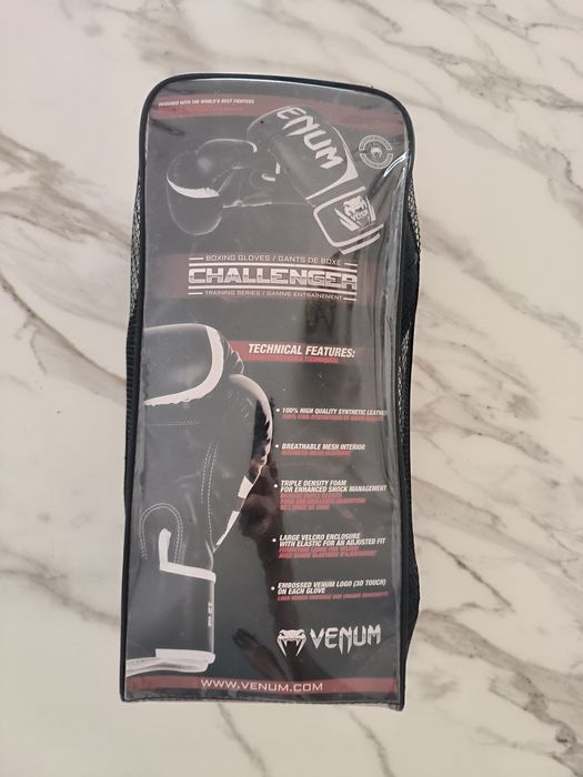 Luvas de boxe Venum Challenger 2.0 14oz (oferta bandagens Everlast 120)