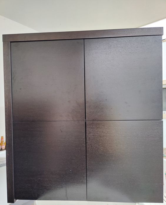 Móvel para sala de estar em madeira maciça (wengué)