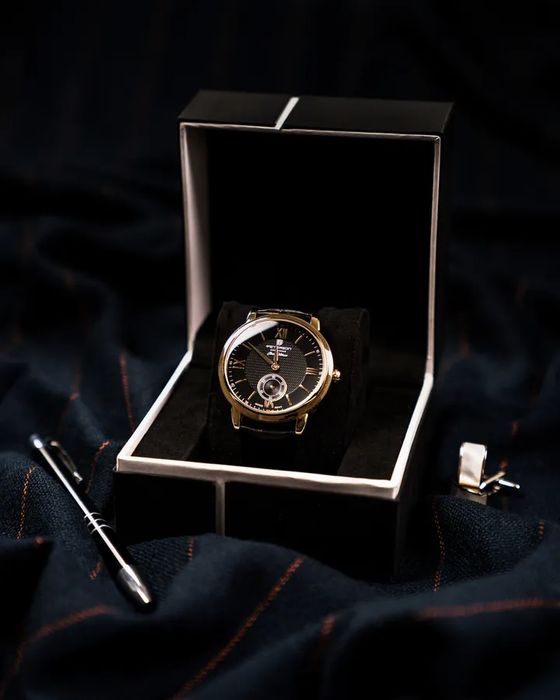 zegarek męski elegancki na pasku pudełko