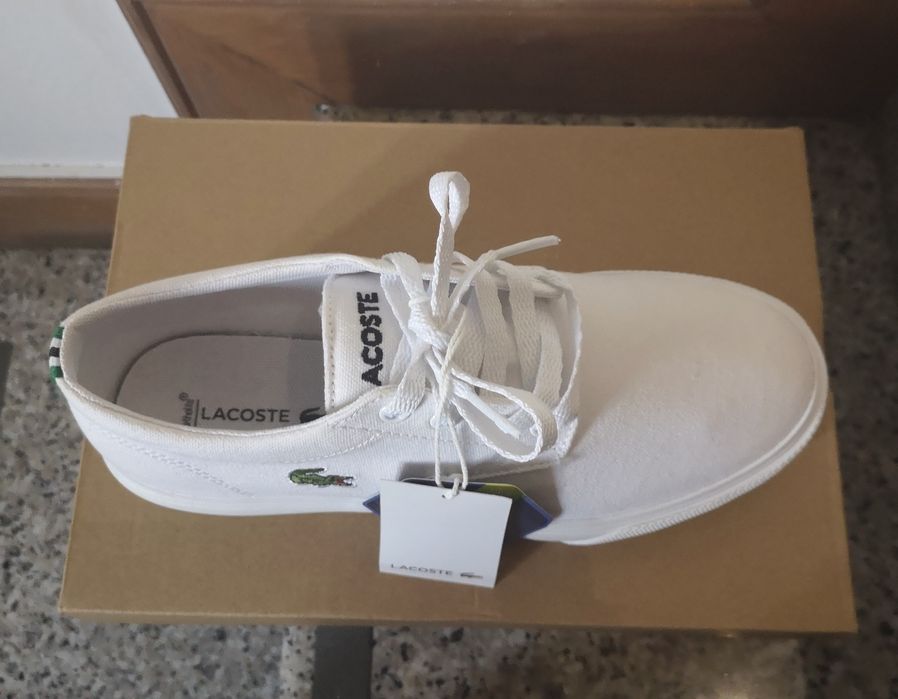Novas com etiqueta.. Sapatilhas Lacoste, senhora, T. 37
