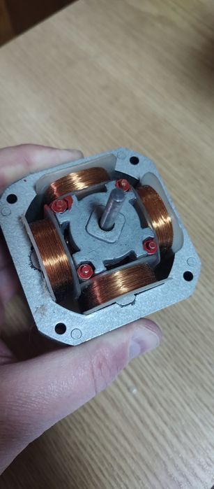 Електродвигун новий