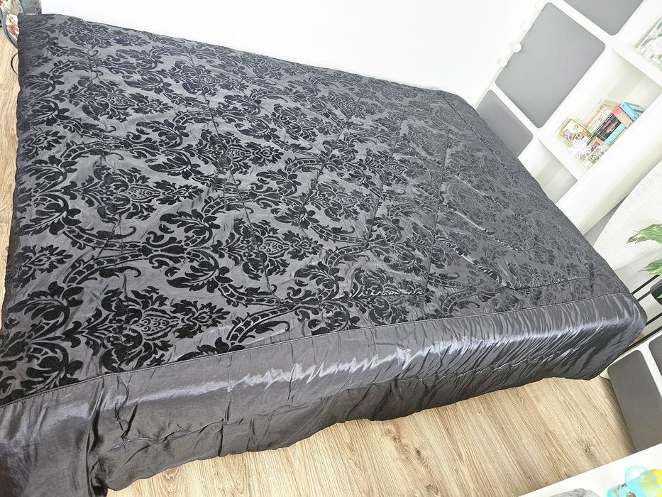 Ozdobna narzuta, pled na lozko + 2 poszewki na poduszki 210x230cm